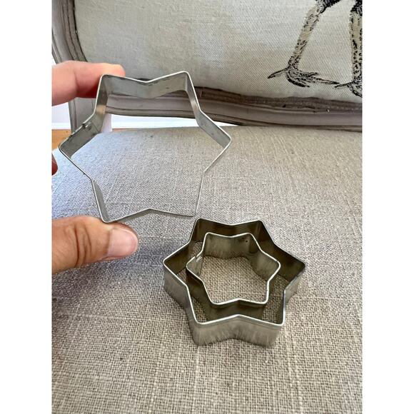 Set of 6 Vintage Aluminum Cookie Cutters- 3 Heart and 3 Hexagram Star - Picture 4 of 9